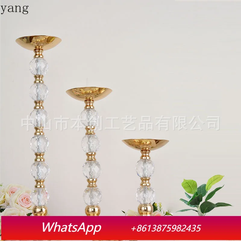 

Оформление свадебной сцены LMM: цветочные композиции, свадебные аксессуары, подсвечники для ужина.