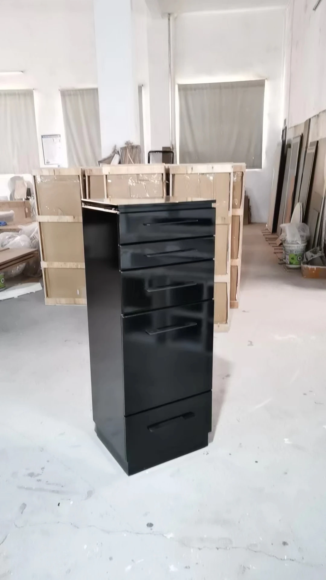 2023 Latest High Quality Heavy Duty Black Barber Cabinet Salon Trolley Storage Cabinet 10 Years Warranty