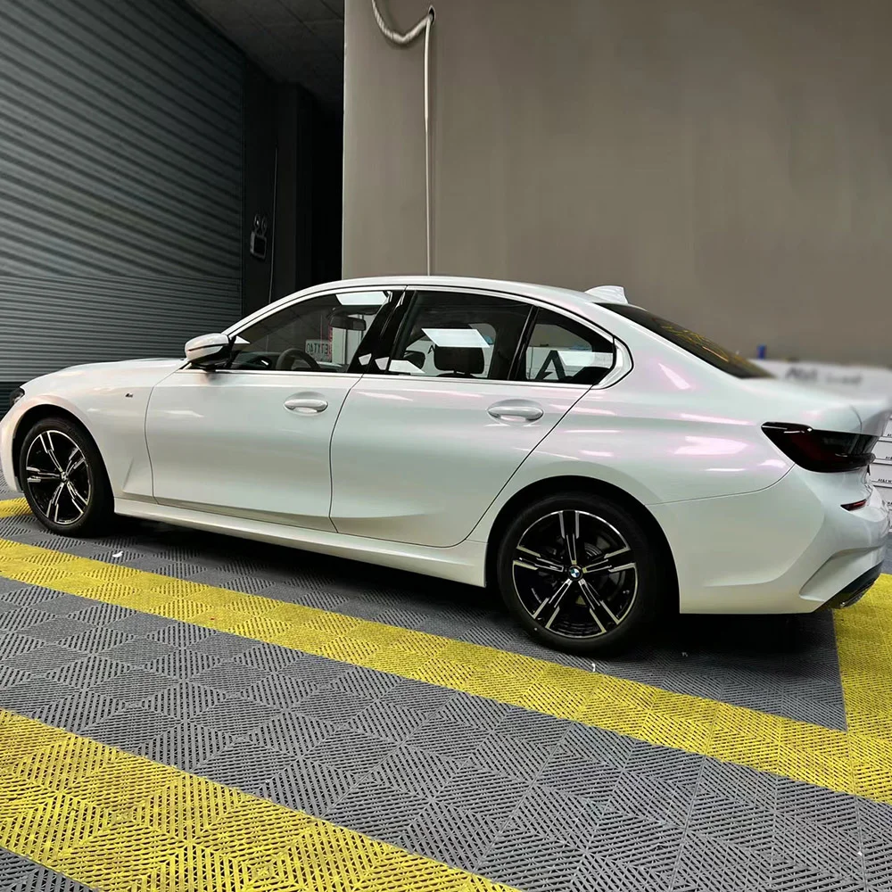 White Chameleon Vin… - image