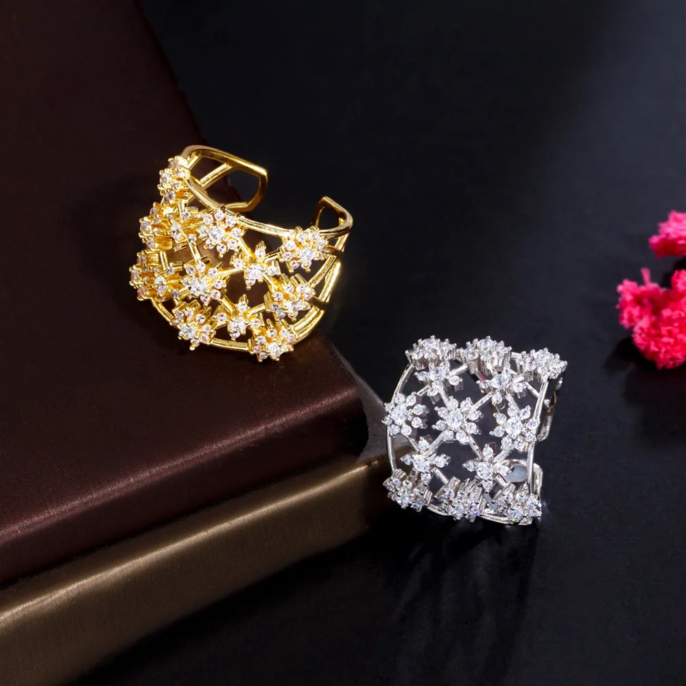 BeaQueen New Fashion Cubic Zirconia Flower Hollow Cut Rings for Women Elegant Wedding Engagement Party Finger Jewelry Gifts R222