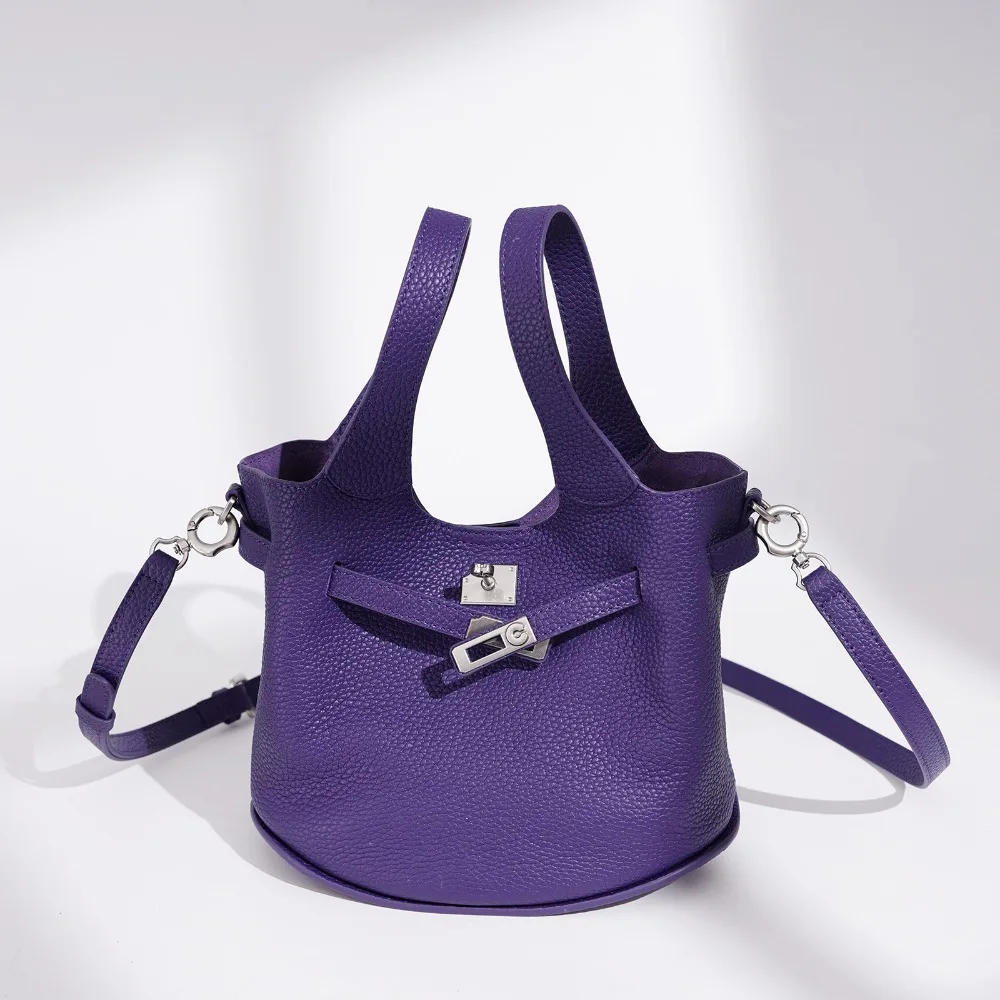 

2026 Niche Small Bucket Bag Single Shoulder Oblique Span Simple Versatile Leather Exquisite Urban Premium Niche Design Elegant