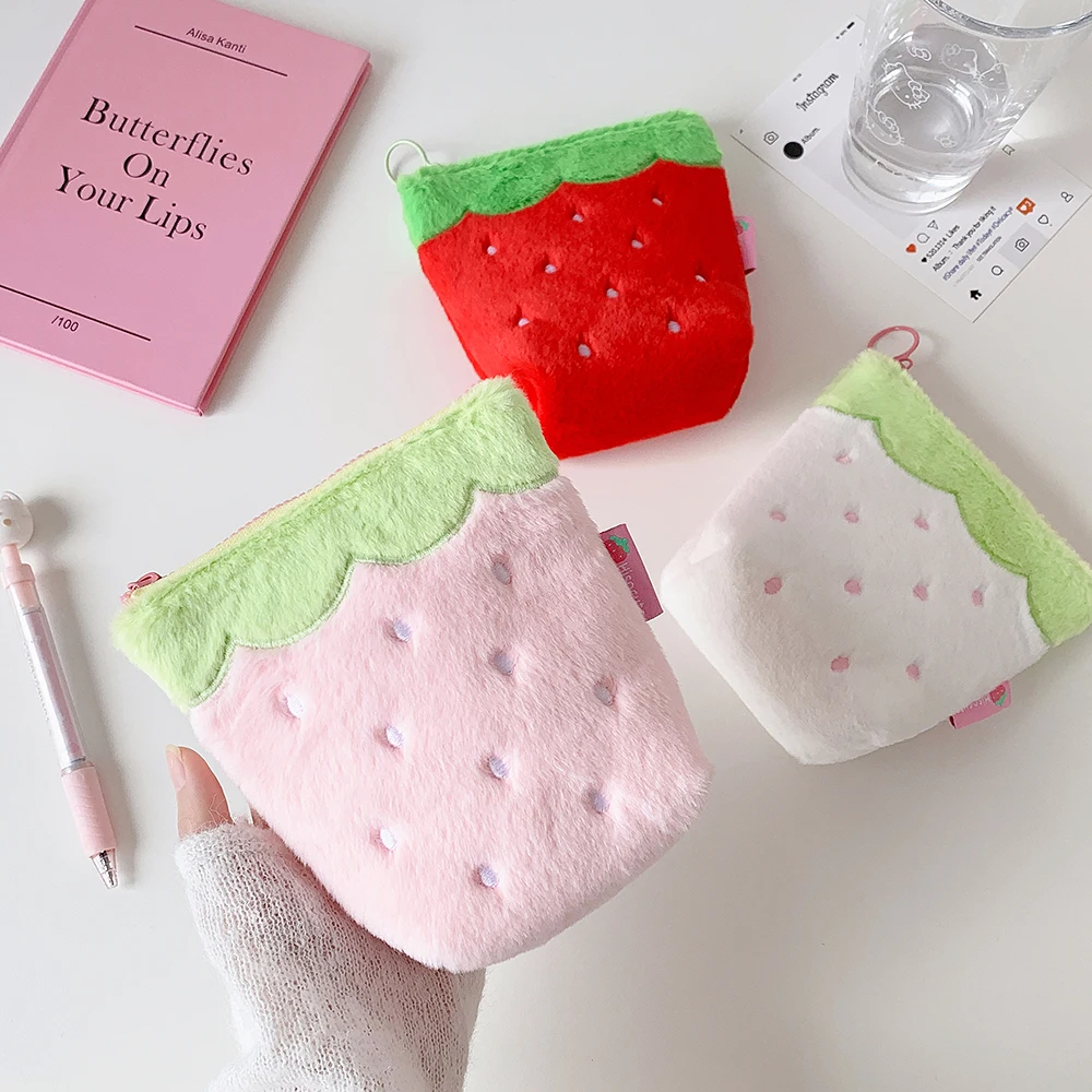 Bolsa de Maquiagem de Pelúcia com Zíper de Morango Doce e Fofo, Bolsa de Viagem Portátil de Grande Capacidade para Meninas, Bolsa para Batom, Estojo de Canetas para Estudantes