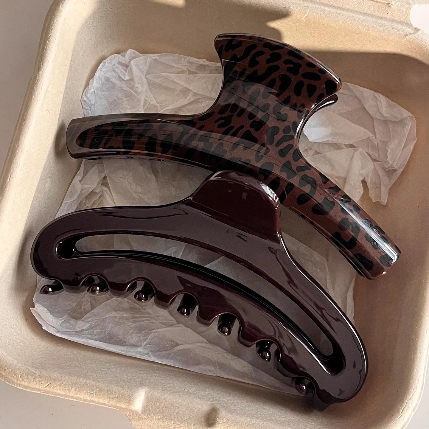 2pcs Vintage Leopard Print Arc Moon Hollow Large Hair Grab Clips Claw For Women French Style Shark Clamp Charm Hair Accessories view 5