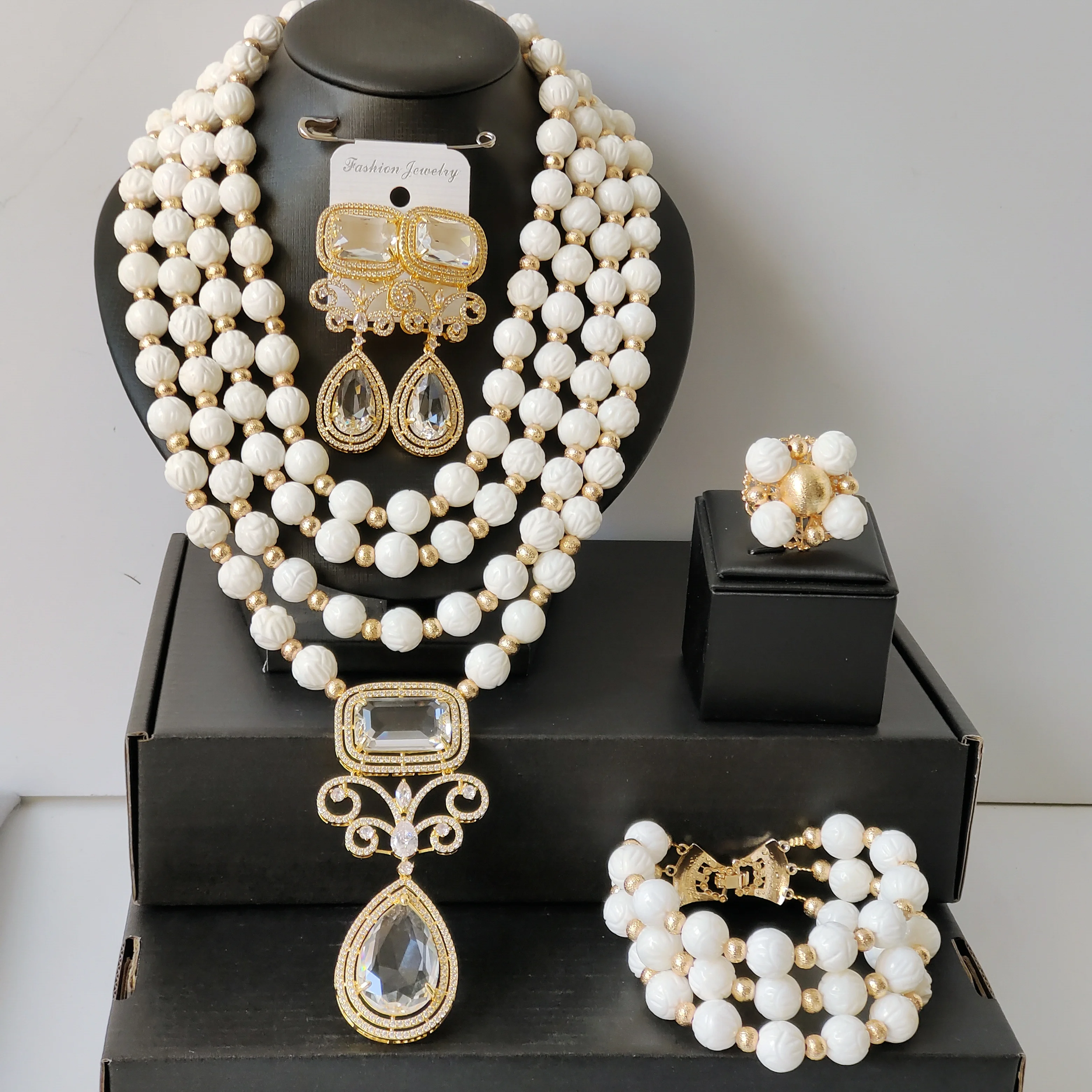 

Fashion Nigerian Beads Jewelry Set for Woman