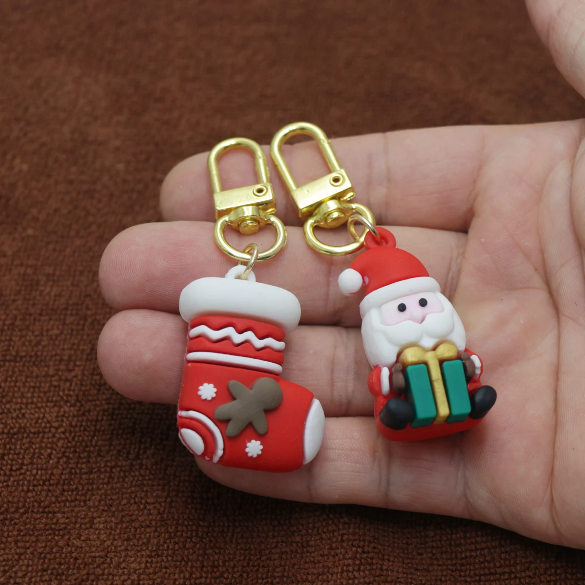 

8pcs Christmas Socks And Trees Keychain