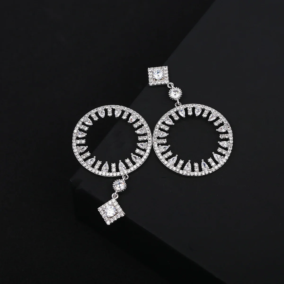 Bilincolor  Round Zircon Light Luxury Earrings for Christmas 