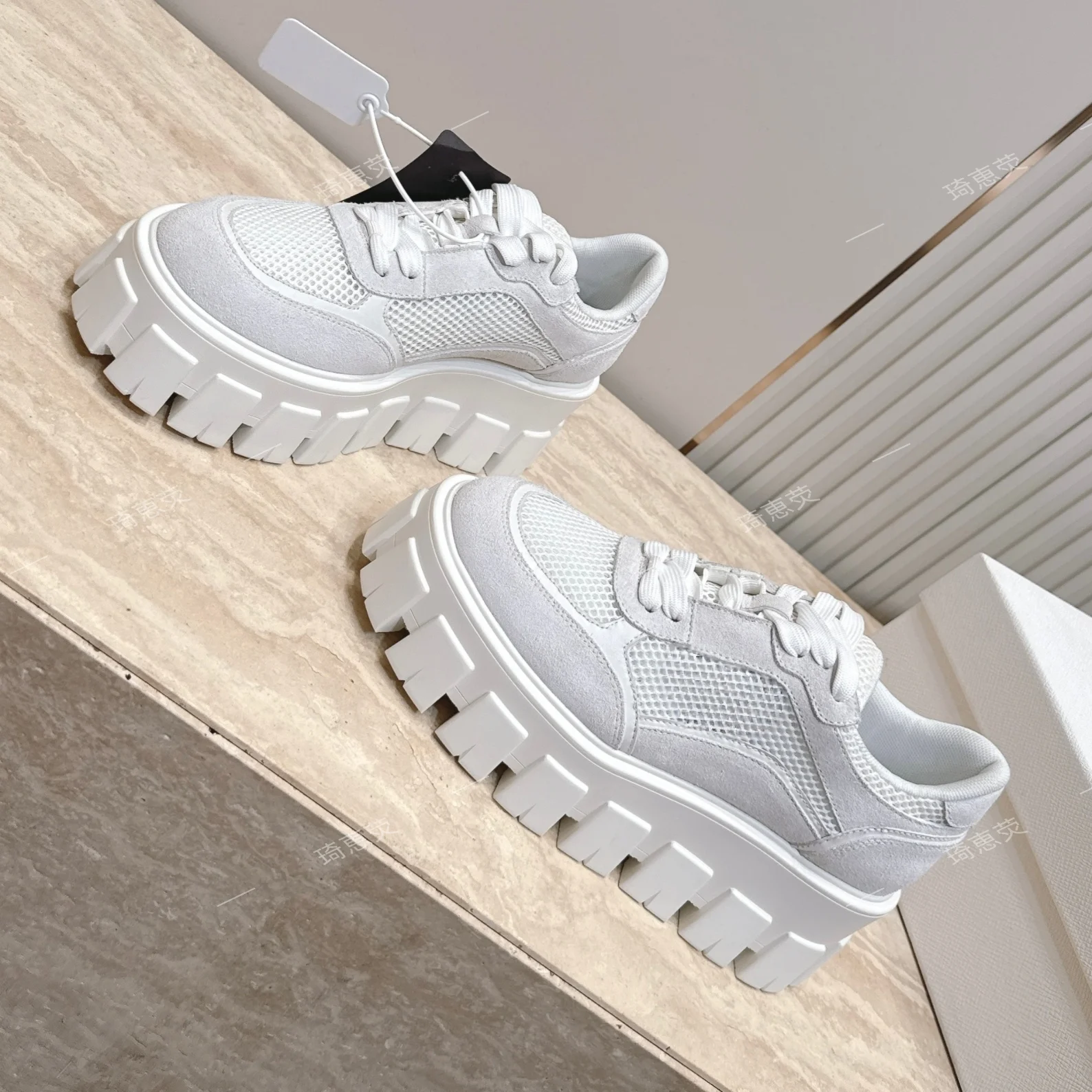 2026 Top-Quality New Breathable Minimalist Korean-Style Versatile Thick-Soled Sneake Sapato Femininors Casual Skate Shoes