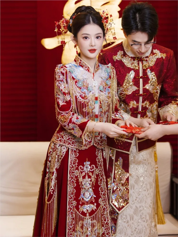 Heavy industry velvet wedding dress new dragon and phoenix gown Chinese-style bride's attire crown red cape