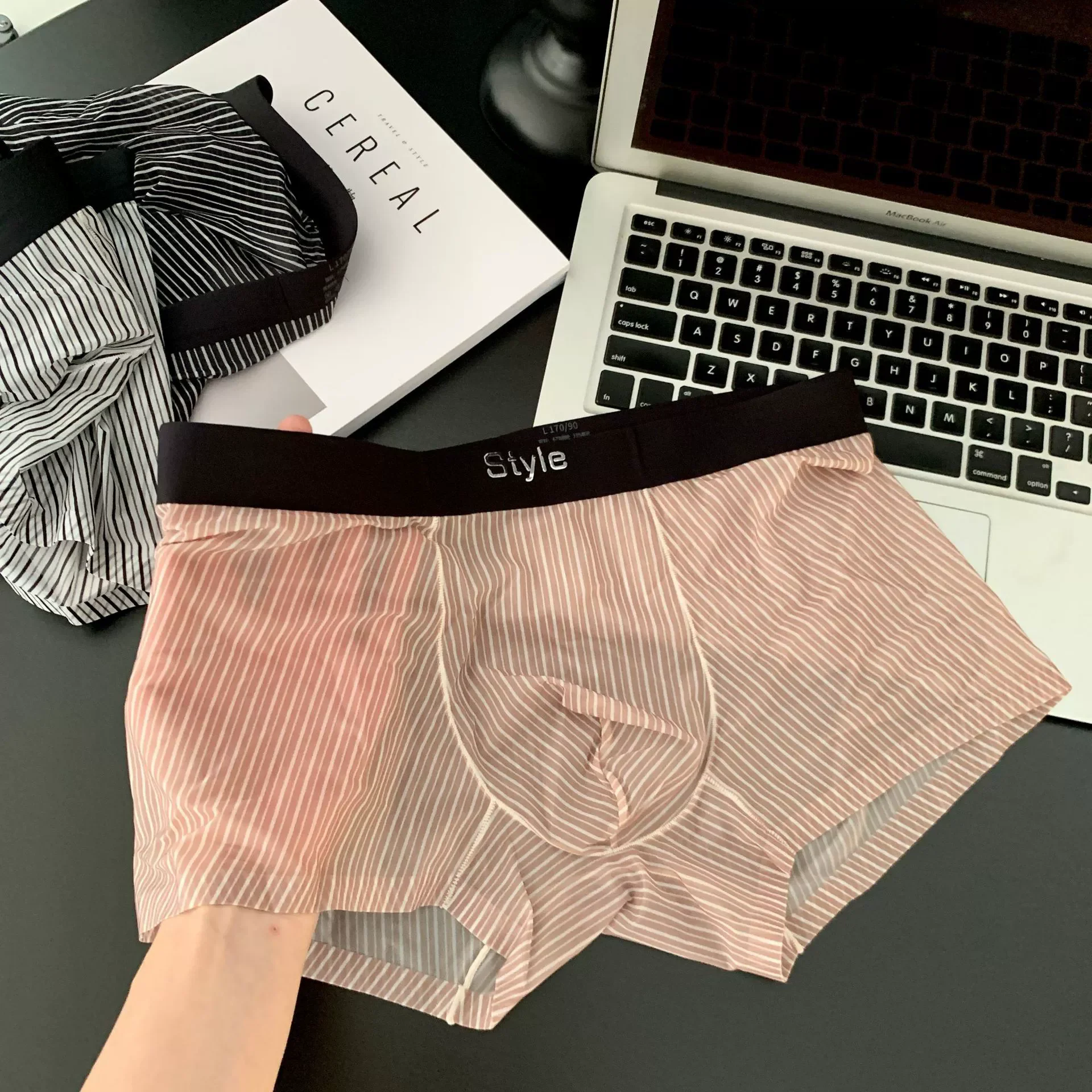 Mens Ice Silk Ultra-thin Boxer Shorts Seamless Striped Underwear Breathable Quick Drying Underpants Sexy U Bulge Pouch Panties