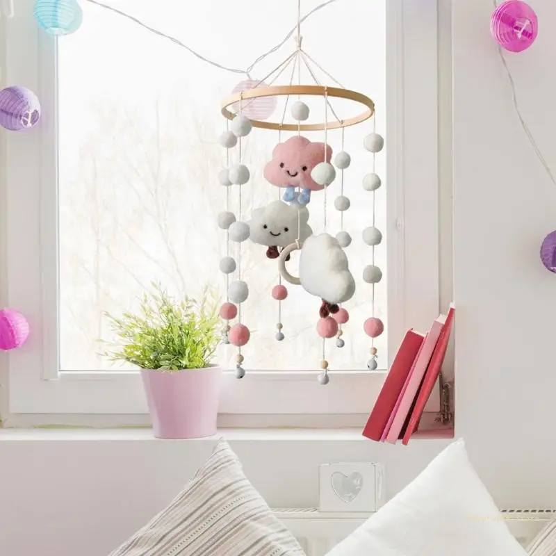 Y4UD Crib Ornament Toy Hanging Rattle Felt Balls Mobile Toy Baby Stroller Decoration