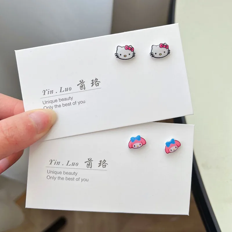 Pendientes Sanrio Kawaii Anime My Melody Cinnamoroll Kuromi pendientes de modelado para niña moda accesorios de perno de aguja de plata