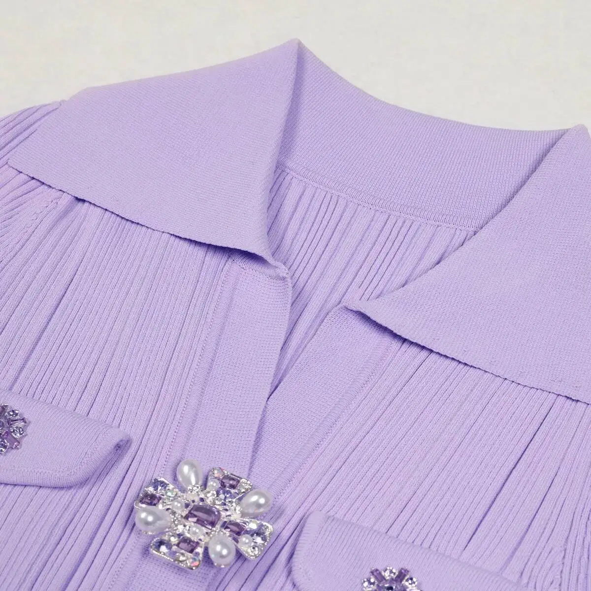 ชุดเดรสไหมพรมแขนยาว LEOSOXS ปกเสื้อปักเลื่อมติดกระดุมทรงหางปลา ชุดเดรสยาวทรงเข้ารูปสำหรับผู้หญิง ฤดูใบไม้ร่วง ทรงสลิม เซ็กซี่ เสื้อผ้าปี 2025