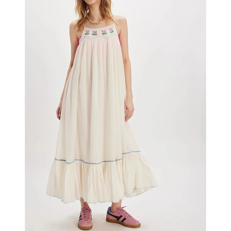 Combhasaki Donna Estate Regolabile Sottile Cinghie di Spaghetti Fiore Ricamo Smocked Ruffle Hem Swing Allentato A-line Abito Lungo Slip