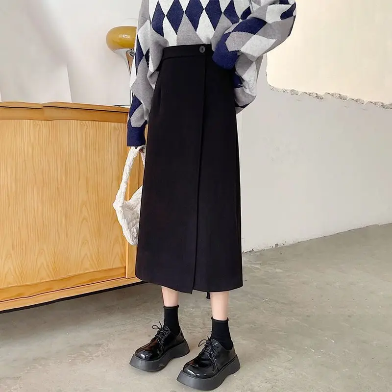 

2023 New Autumn Winter Fashion Women Skirts High Waist Slim Button A-Line Woolen Office Lady Loose Black Split Calf Halfskirt