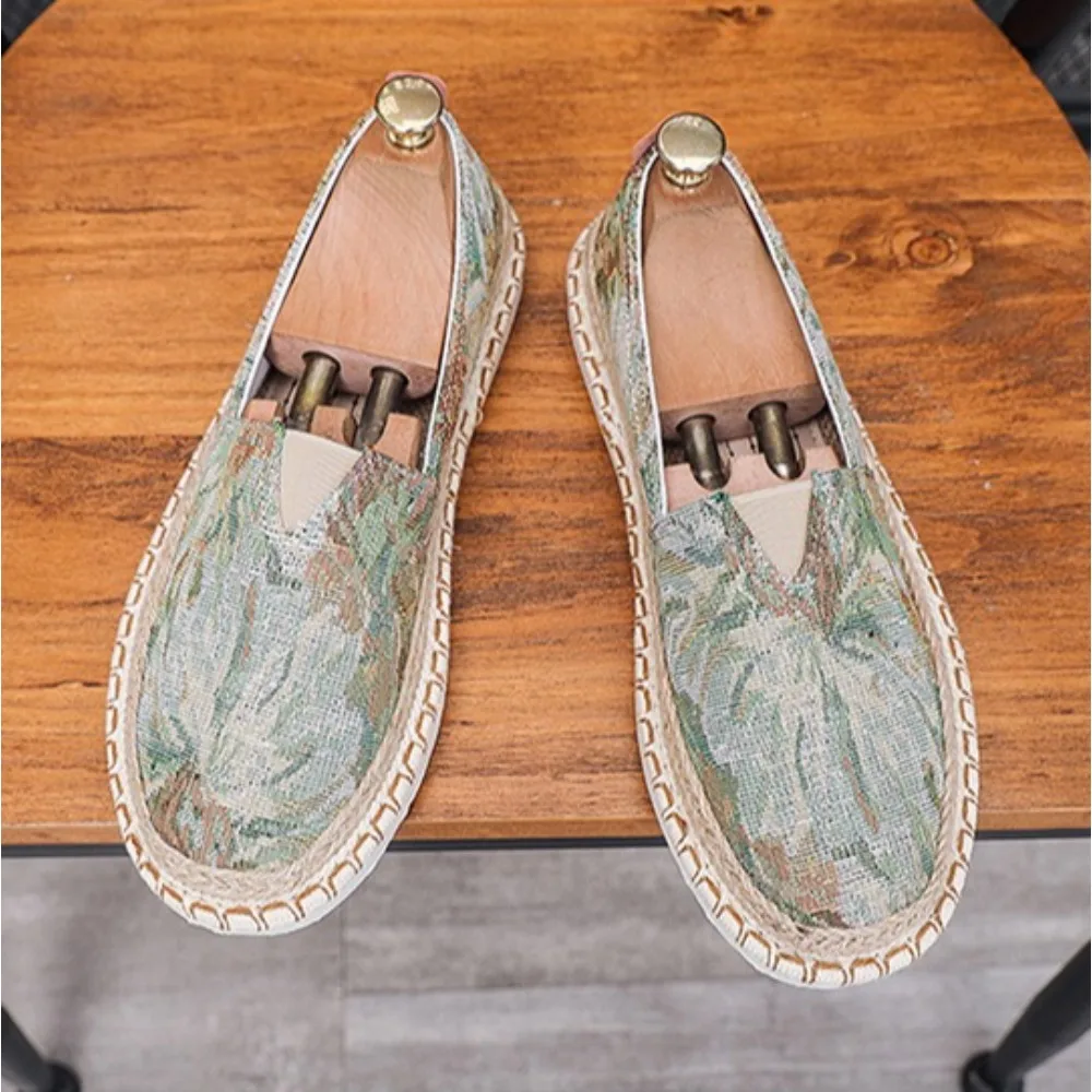 Flat Shoes for Men's 2026 Summer New Style One Foot Lazy Casual Shoe for Men's Embroidered Patterns Old Beijing Cloth Shoes Men