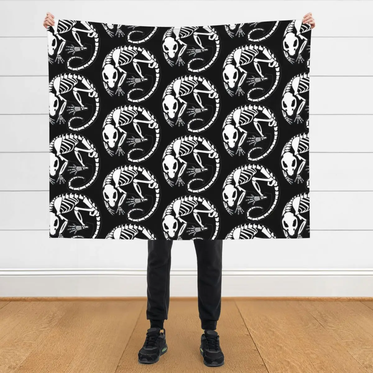 

Skelly Rat Throw Blanket Hairy Plush Thins Blankets