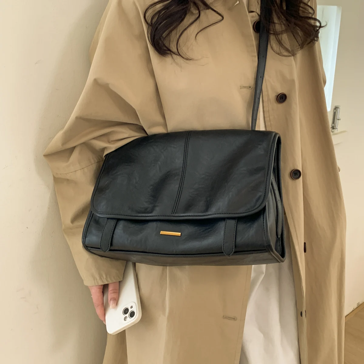 

2025 New PU Leather Crossbody Bag Women Large Capacity Retro Messenger Bag Casual Commuter Shoulder Bag New Trend Handbags