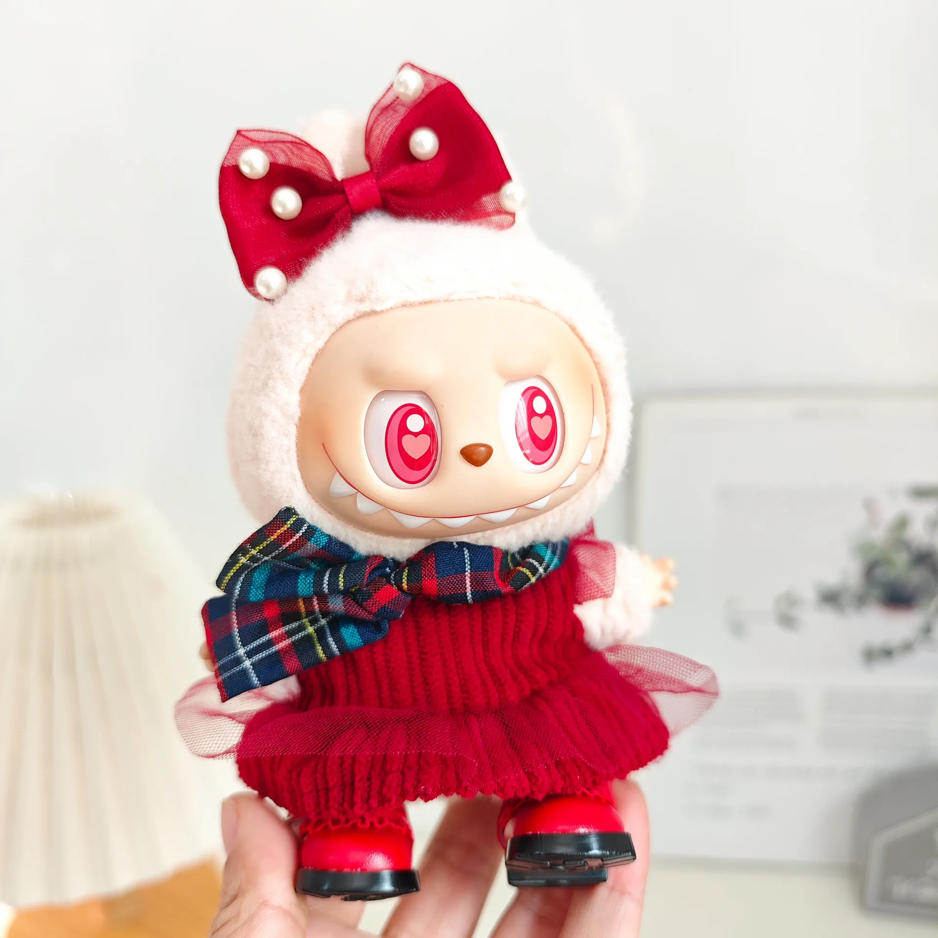 第 1 世代と第 2 世代のペンダント ラブブ人形衣装ビニール ブラインド ボックス レッド コーデュロイ ドレス セット