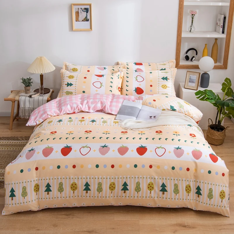 Cute Cartoon Strawberry Duvet Cover Single/Full, Micorfiber Reversible Pink Plaid Comforter Cover with Flat Sheet and Pillowcase