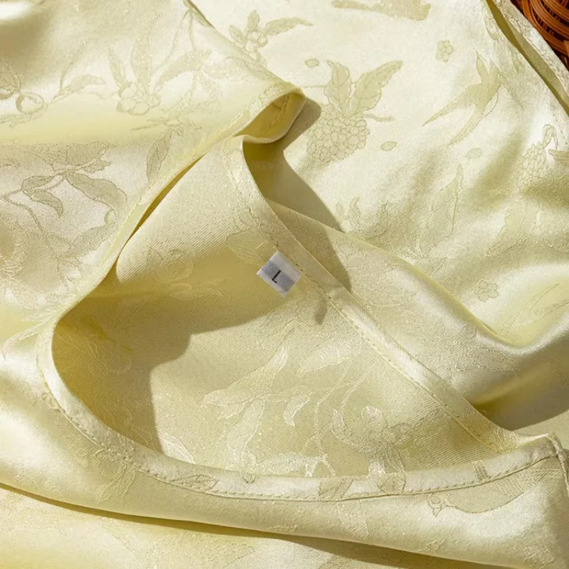 Birdtree, 100% Silk Jacquard Tshirt, O-neck Lantern Sleeve Top, Women Weaving Golden Plain Satin Shirt, 2026 Summer New T64505JF