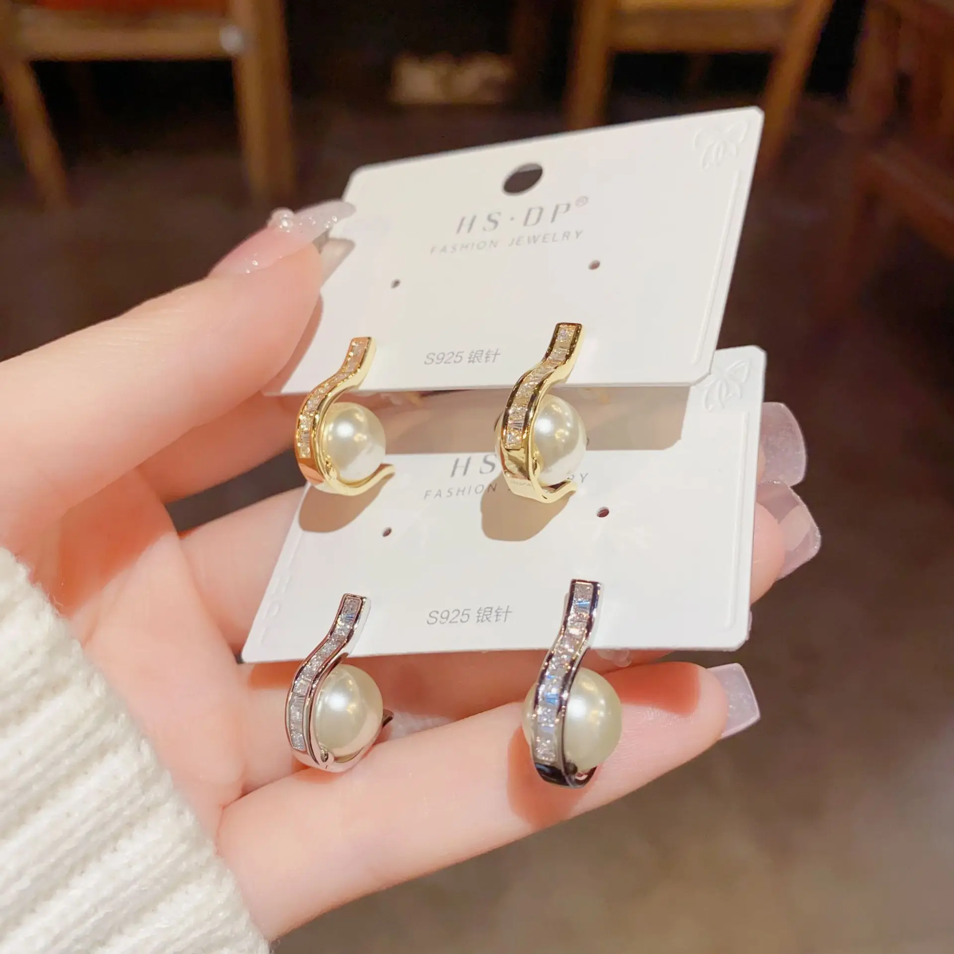 

Korean Small Exquisite and Elegant Zircon Pearl Ear Studs Women's s925 Silver Needle Simple and Versatile Fashion Earrings