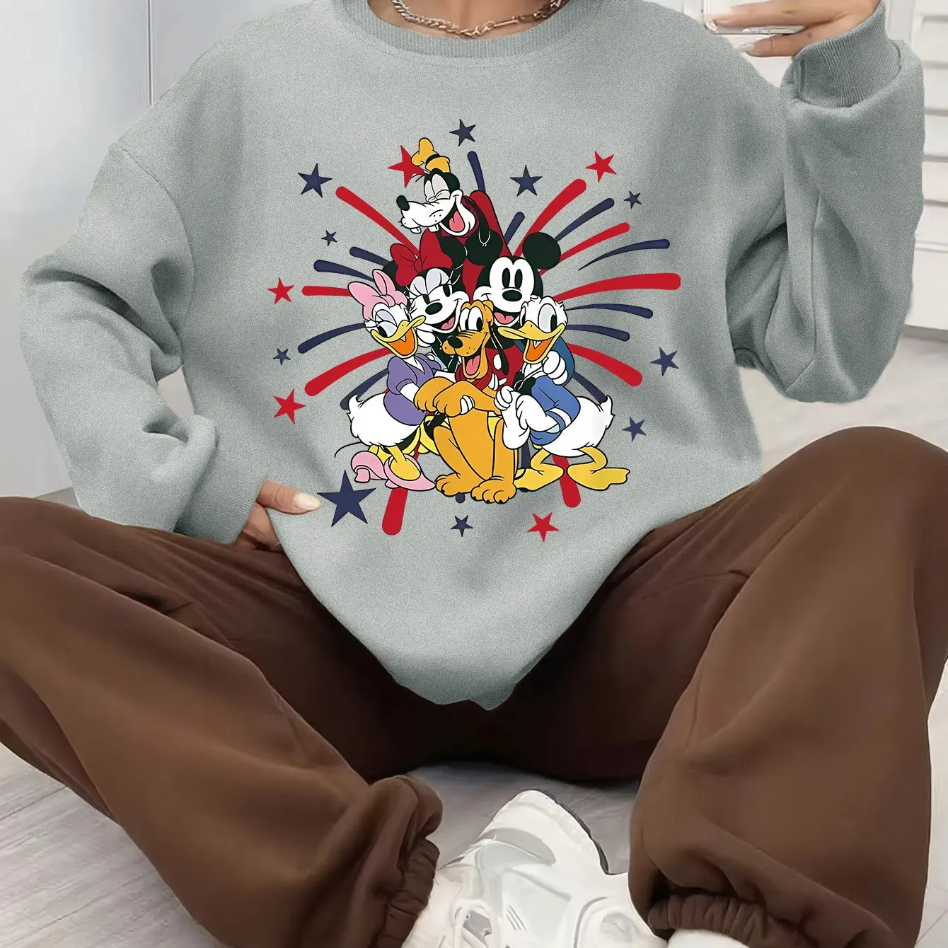 

Women Disney Mickey Mouse Pullover Sweater Fashion Oversized Unisex Crew Neck Sweater Autumn and Winter Fleece Casual