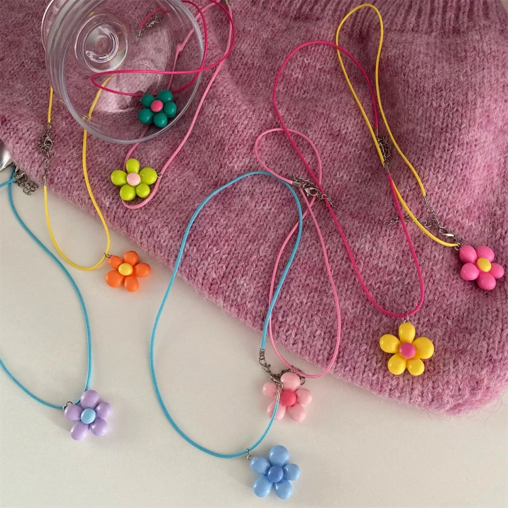 Sweet Ins Style Macaron Contrasting Color Five-Petal Flower Necklace for Women Fashion Cute Lightweight Rope Necklace Jewelry