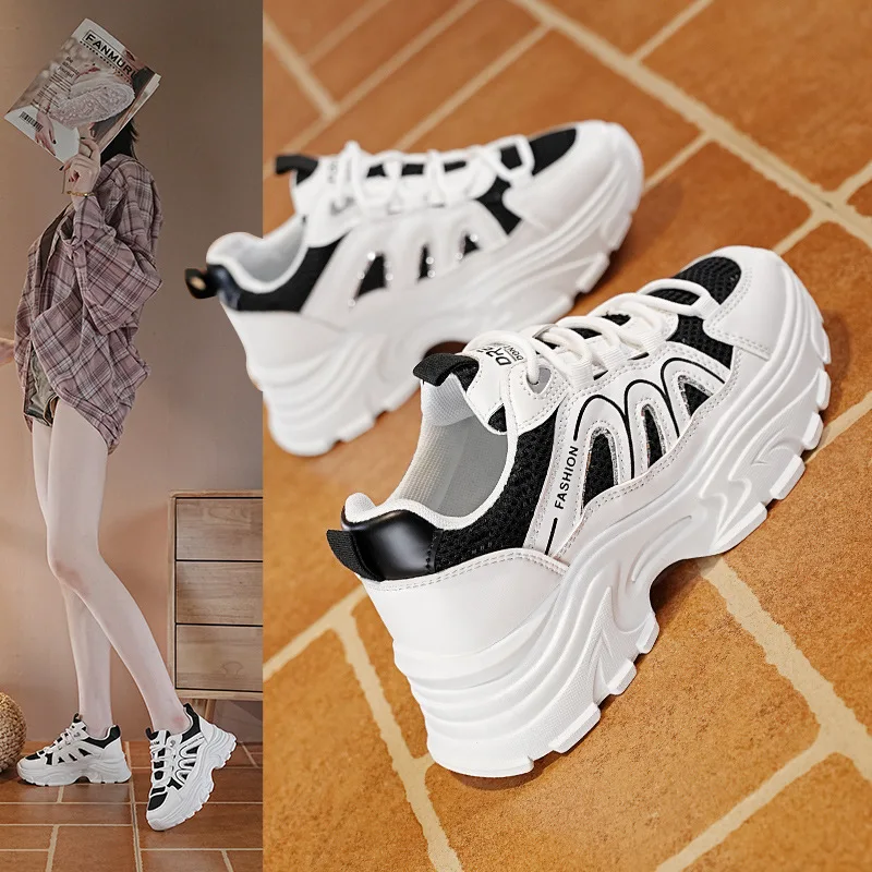 

Korean Version of Thick Soled Dad Shoes 2025 Autumn New Street Photography Student Running Sports Shoes Height Increasing Casual