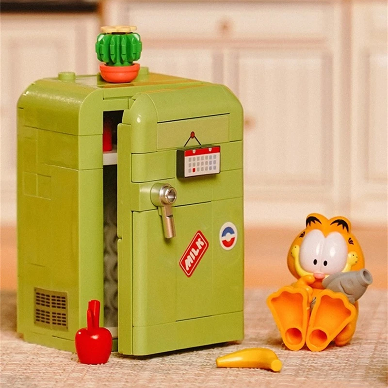 SLUBAN Garfield building blocks animation peripheral model children\'s educational assembly toys DIY street view birthday gift