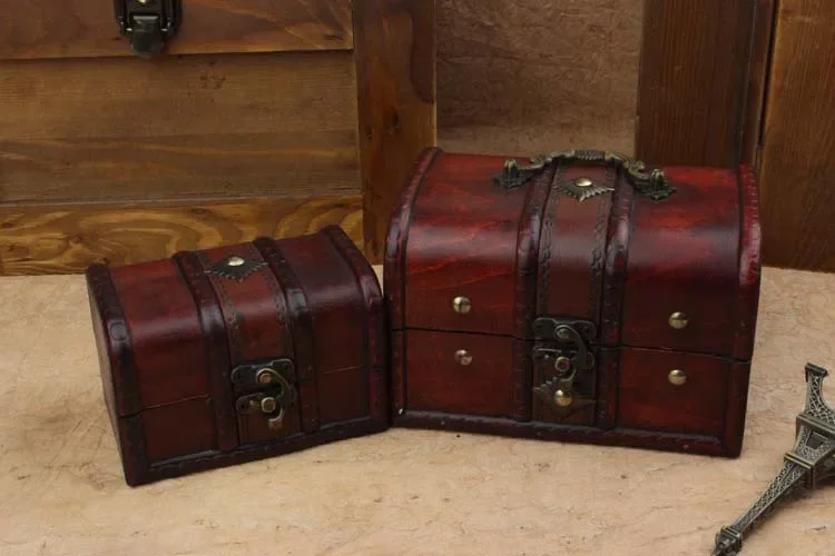 

Vintage Suitcase Handmade Wooden Storage Box with Lock European Style Treasure Case Jewelry Chest Photography Props Gifts Cases