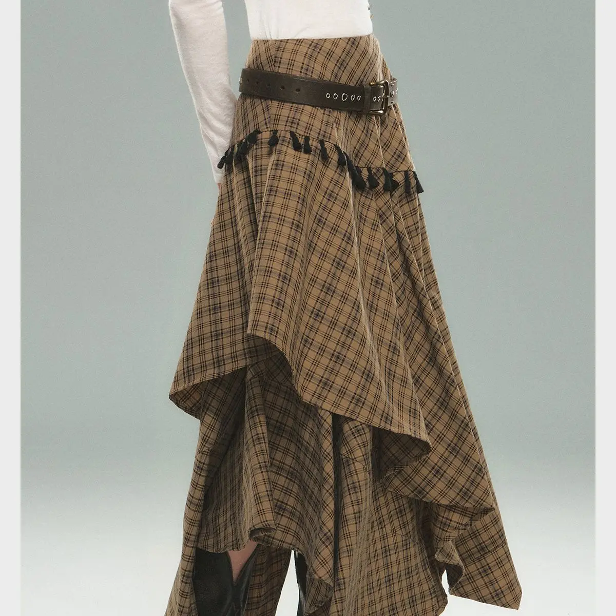 

2025 Retro Irregular Checkered Skirt with High Waist and Slimming Design Versatile Patchwork Design Long Skirt