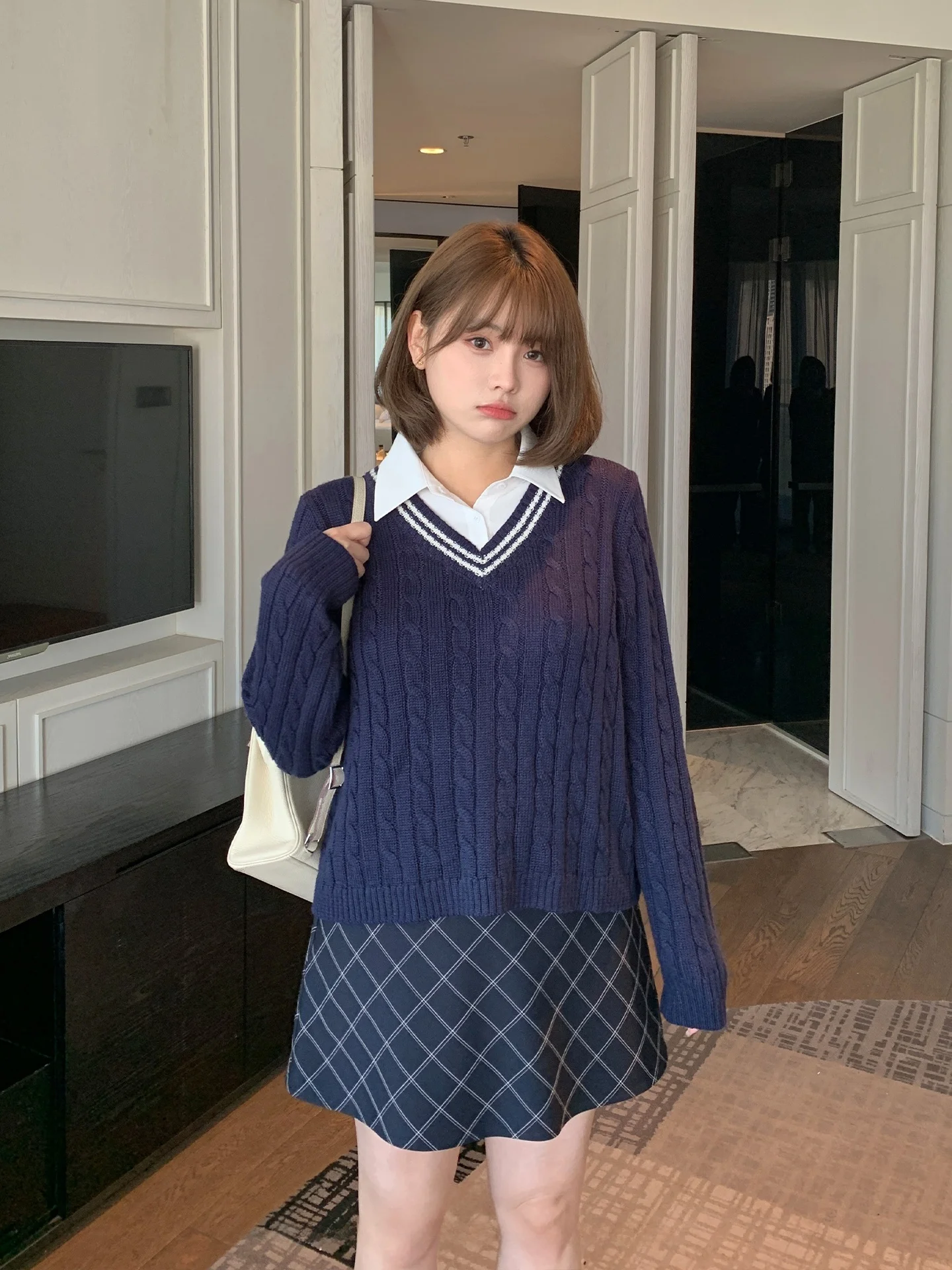 

Large Size Knitted Knitwear Maxisi College Sle Color Blo Fake Two-Piece Knotted Top Women's Faion Spring Season Long Sl...