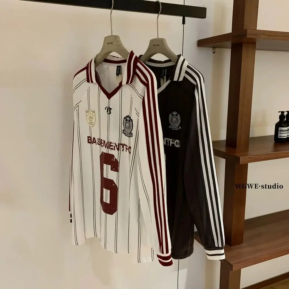 Koreańska koszulka damska z jednym ramiączkiem, z krótkim rękawem, w kontrastowych kolorach, nowość na lato 2025, nieregularny dzianinowy top.