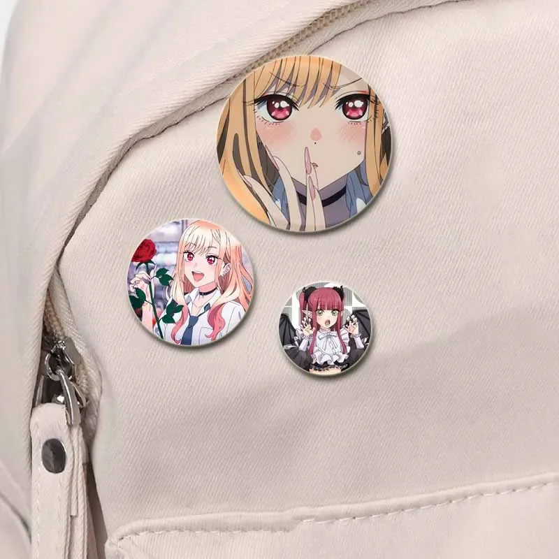 58/44/32mm Anime My Dress-Up Darling Handgemachte Brosche für Kleidung Rucksack Dekoration Cartoon Abzeichen Schmuck Zubehör Geschenke