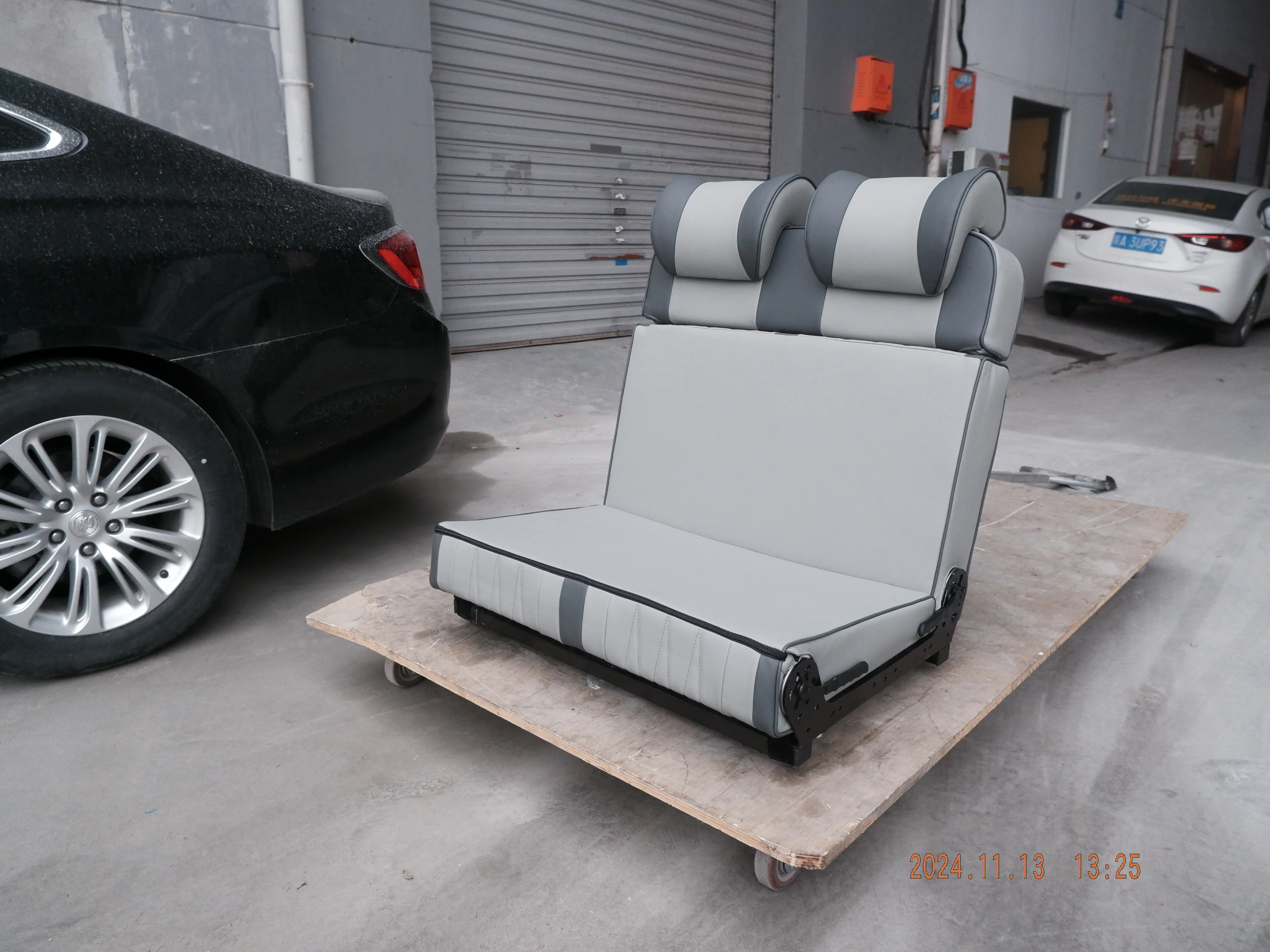 سرير AutoLiuMa مكون من شخصين من الجلد RV قابل للطي وسرير مقعد فان للتخييم قابل للعكس لبايوت متنقلة MPV-فورد ترانزيت سبرينتر