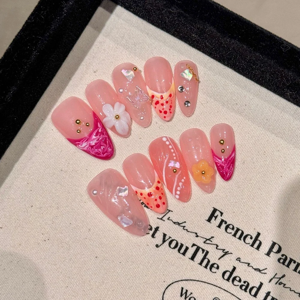 Stampa di mandorle fatta a mano sulle unghie Design di fiori francesi Unghie finte acriliche riutilizzabili Punte per unghie artificiali Manicure Vita quotidiana
