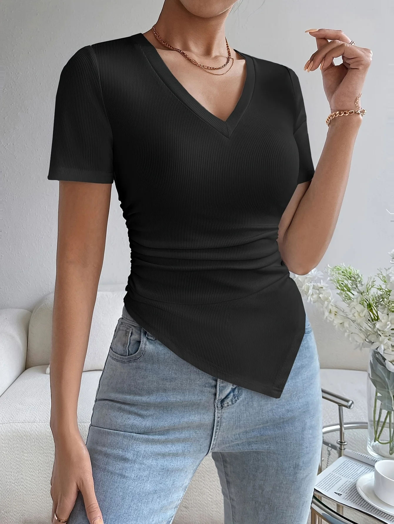 Sweet and Spicy Summer New Women\'s Short sleeved V-neck T-shirt with Wrinkles, Slim Fit, Irregular Top, Black