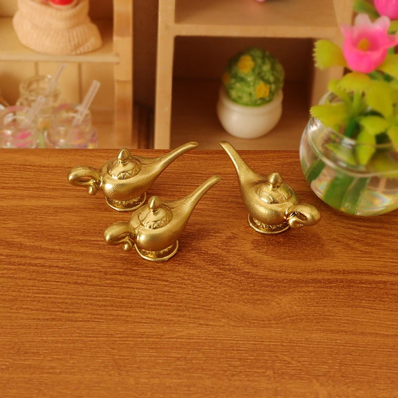 Zierliches Miniatur-Teekannenmodell für die Dekoration der Puppenhaus-Heimszene