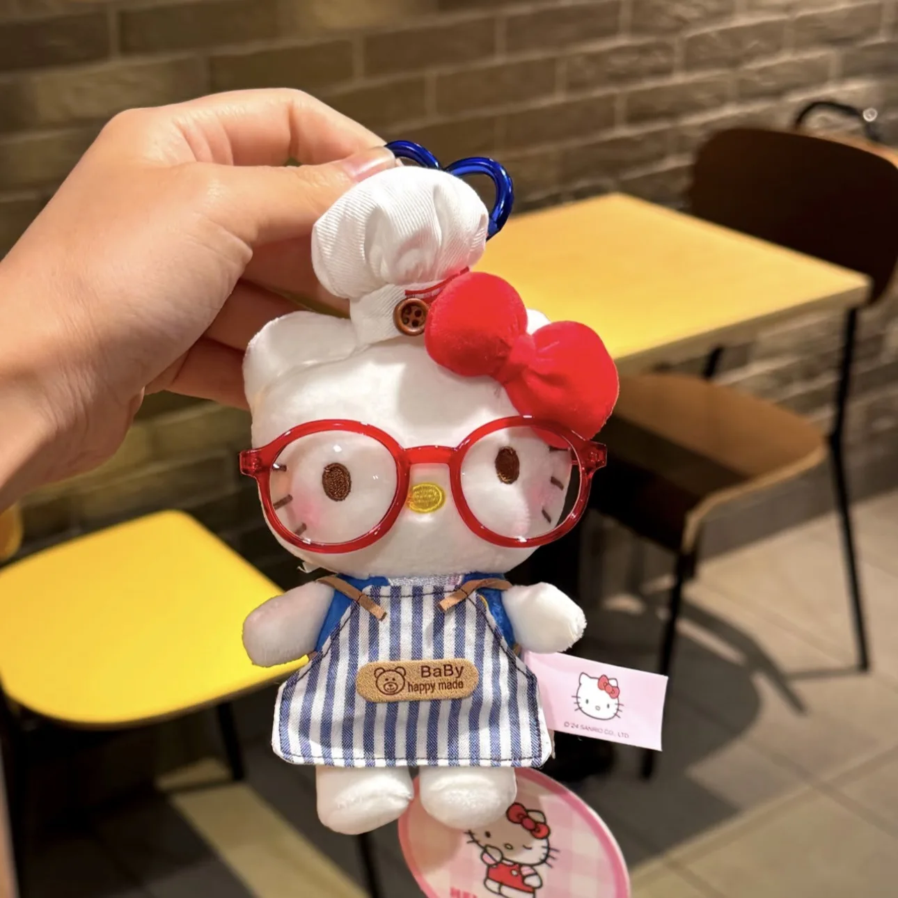 ซานริโอ เฮลโล คิตตี้ ตุ๊กตาขนนุ่ม 12 ซม. พวงกุญแจน่ารัก แมวเชฟ ของตกแต่งกระเป๋าเป้ ของเล่น ของประดับรถยนต์ สำหรับเด็กและผู้หญิง ของขวัญ