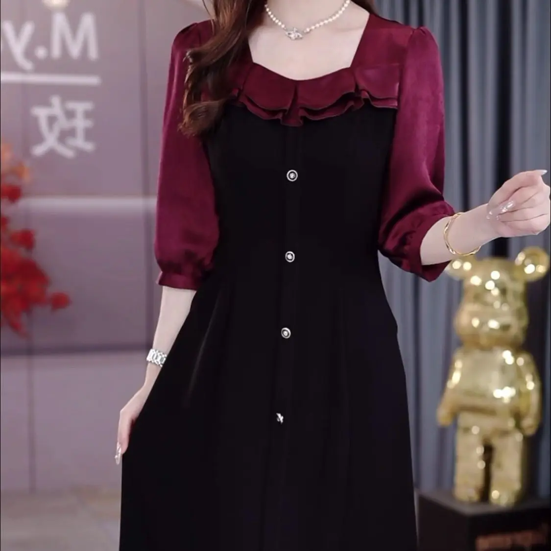 Elegantes und stilvolles langes Kleid 2025, Frühjahr, neues mittellanges Slim-Fit-Kleid für Damen