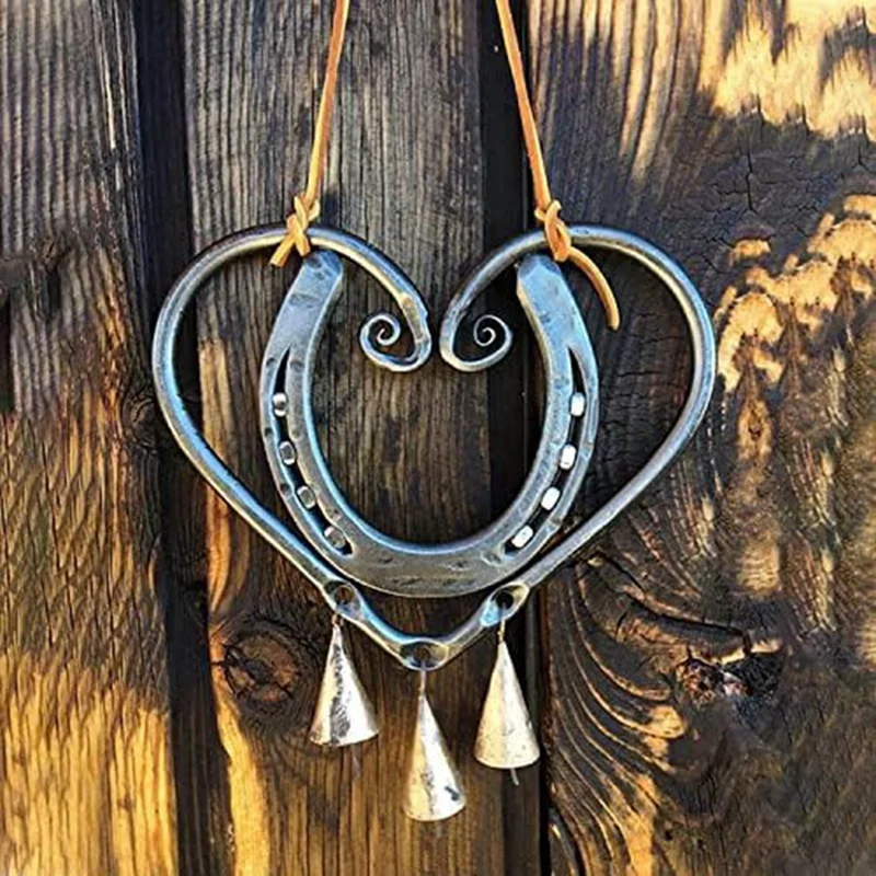 

1 Piece Metal Heart-Shaped Horseshoe Wind Chimes Love Wind Chimes Garden Home Decoration