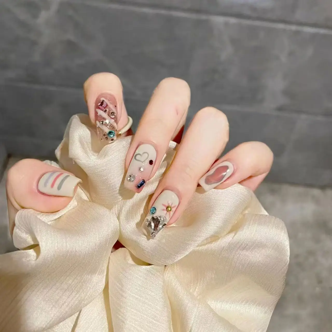 Handmade Manicure New Baroque Style Sweet Girl Y2k Cute Graffiti Vitality Smudge Flash Diamond Love Press on Nails