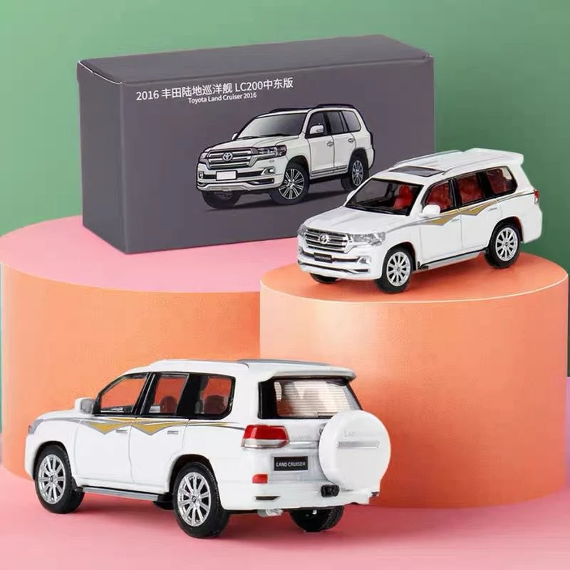 1/64 Toyotas Land Cruiser LC200 SUV Alloy Car Model Diecast Metal Off-road Vehicle Car Model Miniature Scale Simulation Kid Gift