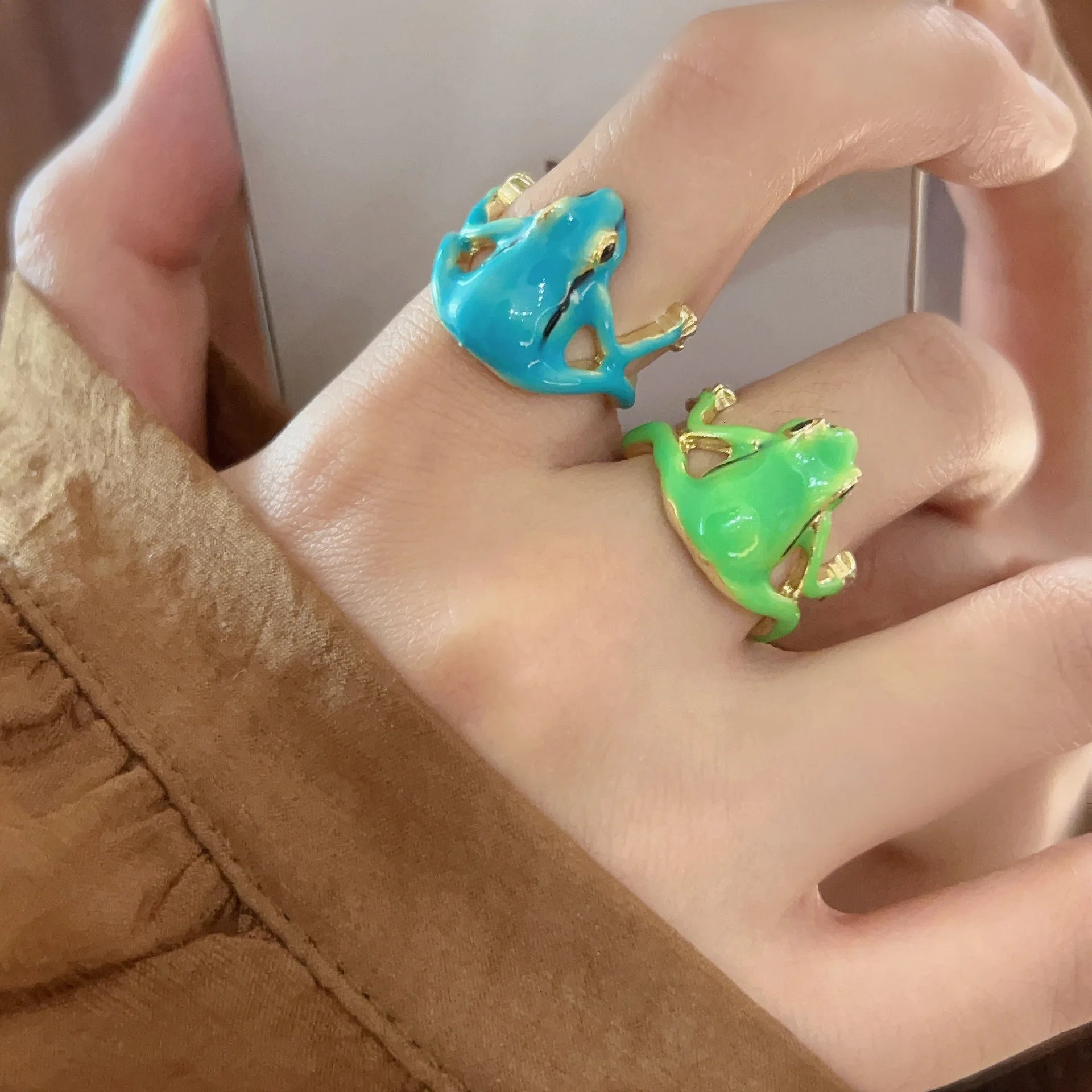 Tree frog ring, green quirky frog ring, niche design, blue frog ring, adjustable ring opening Frog Earrings