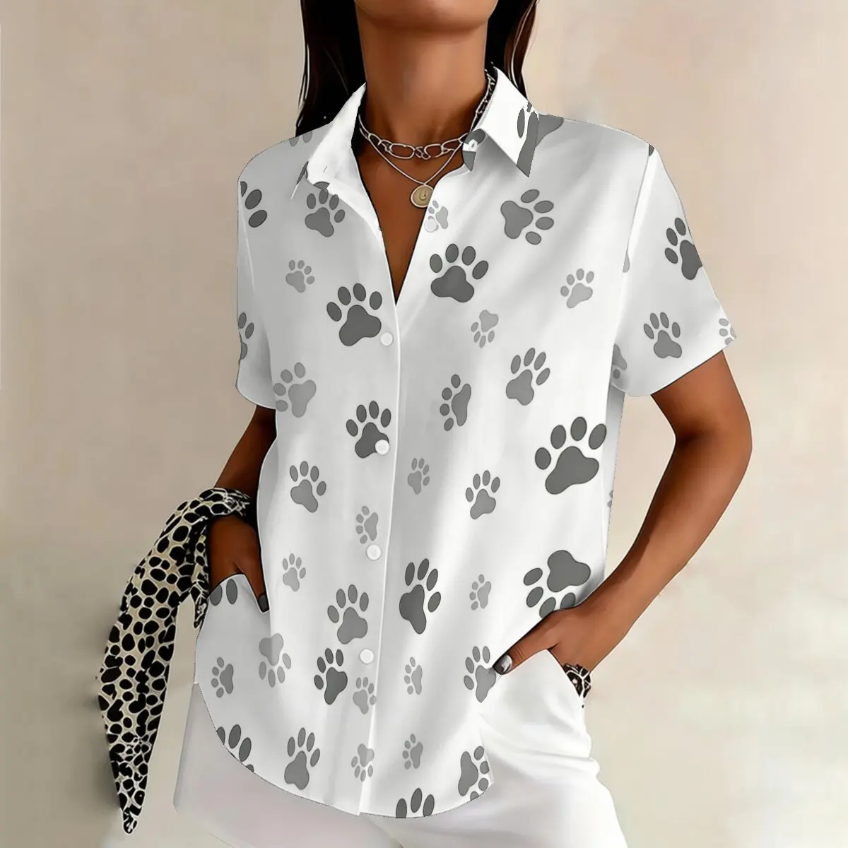 

Простая и стильная женская летняя рубашка больших размеров с принтом кошачьих лапок, с короткими рукавами и отложным воротником, модный универсальный топ на каждый день.