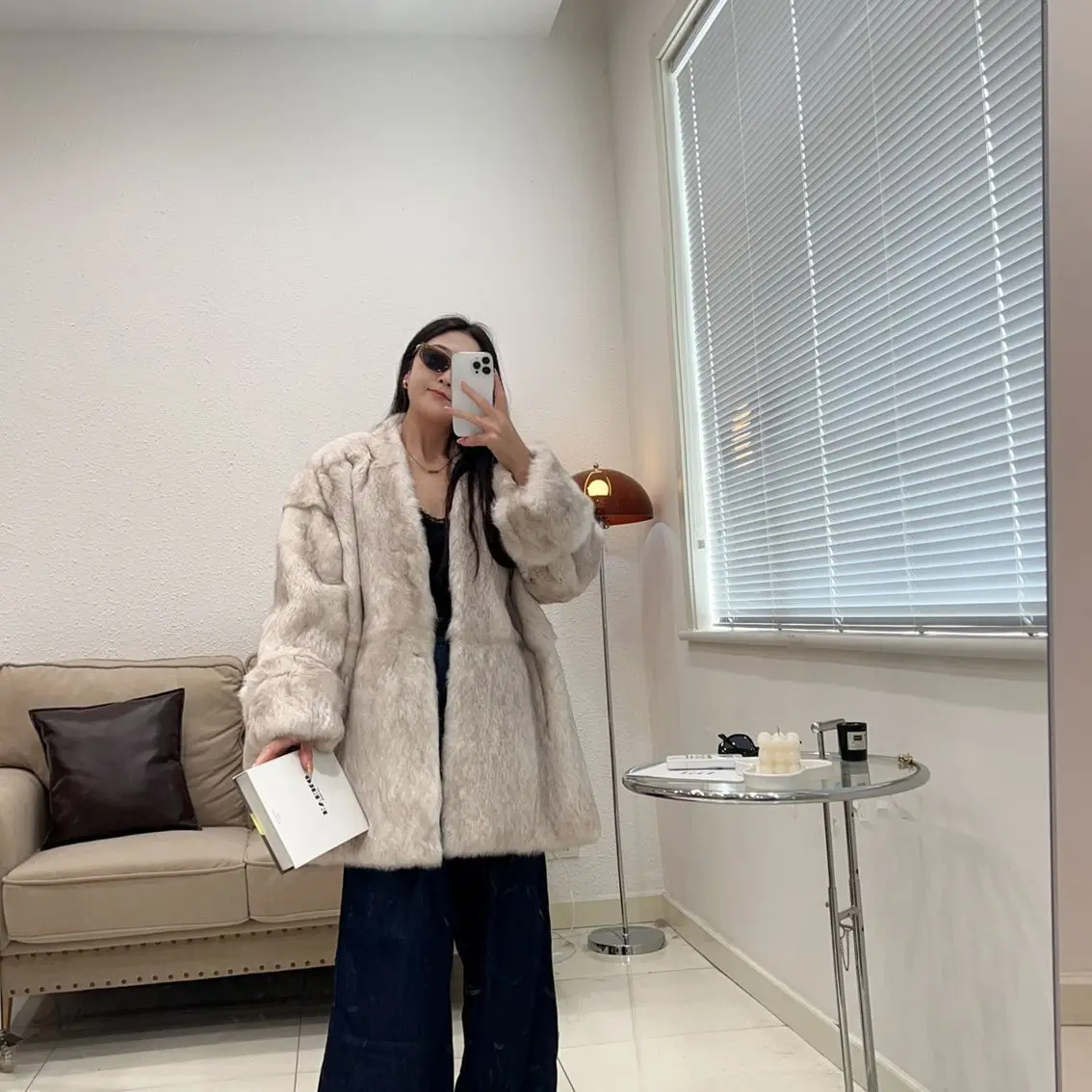 2025 الشتاء الكاكي فو الفراء معطف قصير المرأة أنيقة طويلة الأكمام رقيق سترة سترة السيدات عادية سميكة الدافئة أبلى Wh112