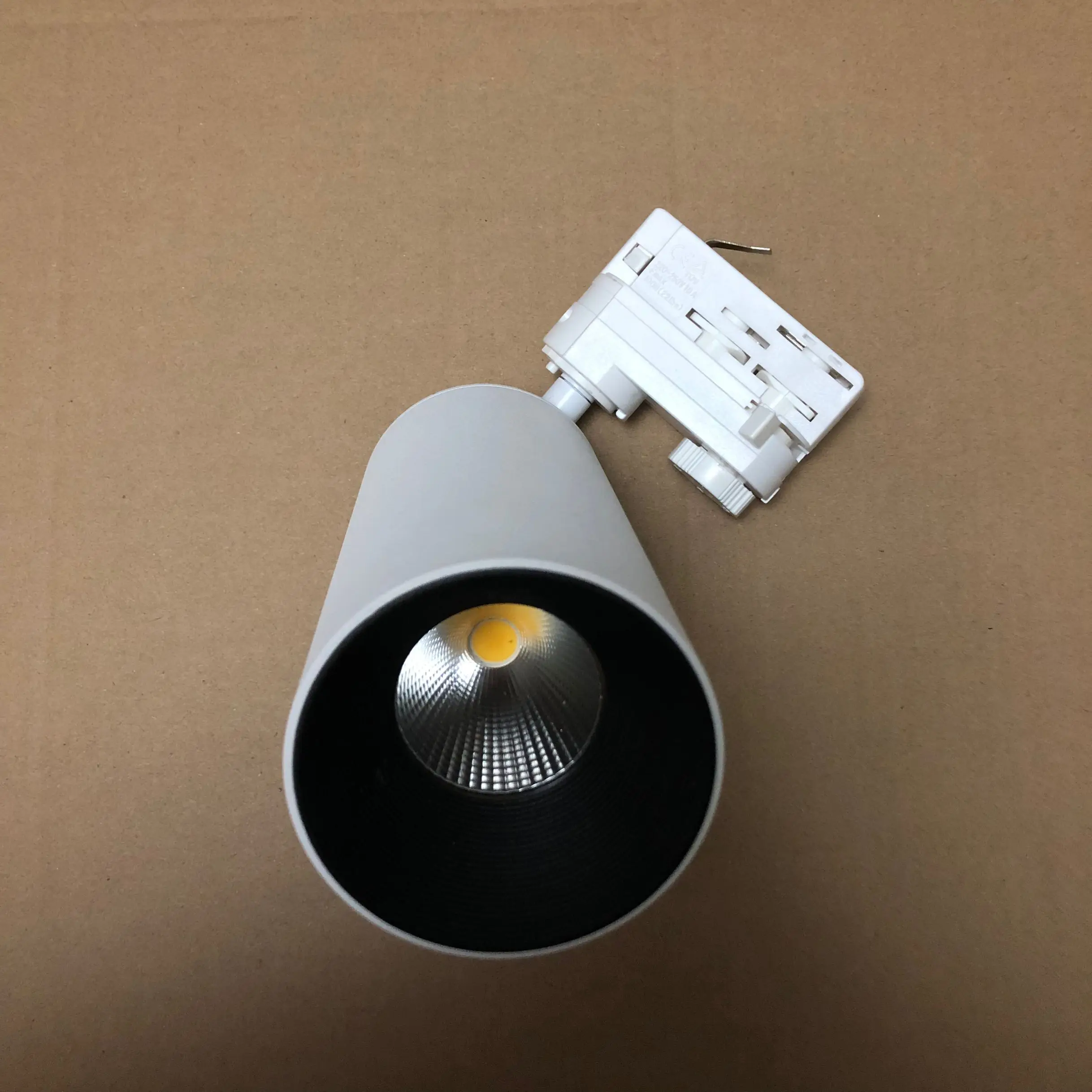 

15W 4Wires LED Track Light LED Ceiling Lamp AC85-265V Rail Spotlight Downlight Replace Tthe Halogen Lamps For Shop Stores