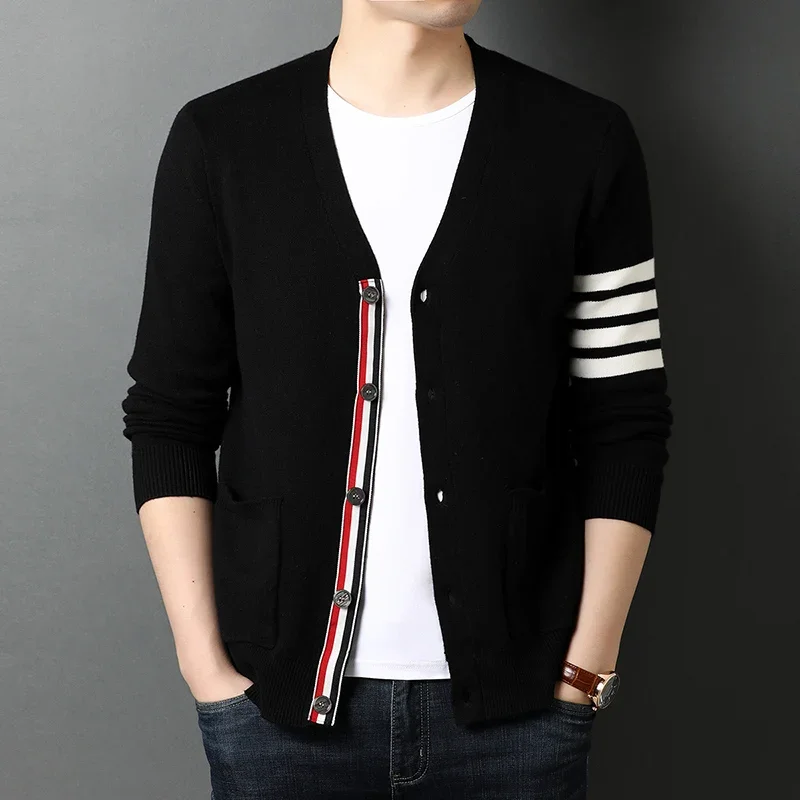 Top Grade 2023 New Autum Winter Brand Fashion Knitted Men Cardigan Sweater Black Korean Casual Coats Jacket Mens Clothing