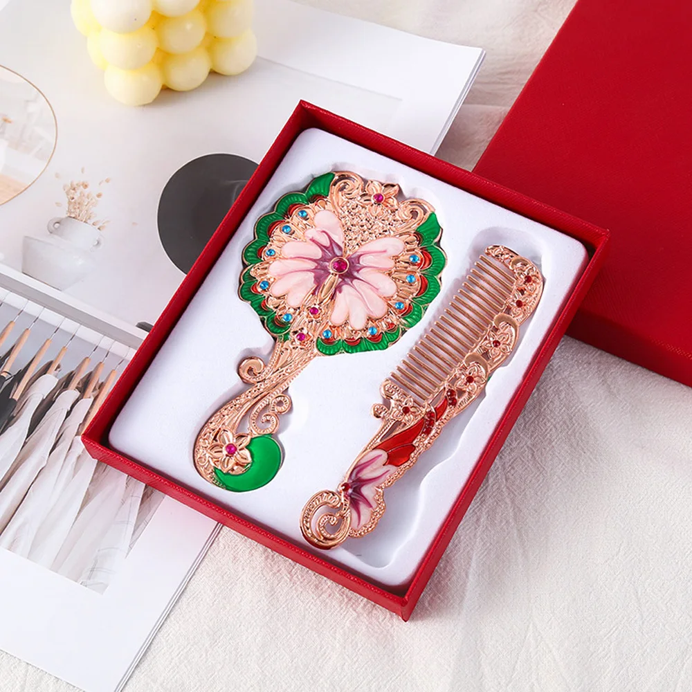 2Pcs/Set Peacock Design Vanity Mirror and Comb Set Round Shape Embossed Metal Handheld (rhinetone Color Random)