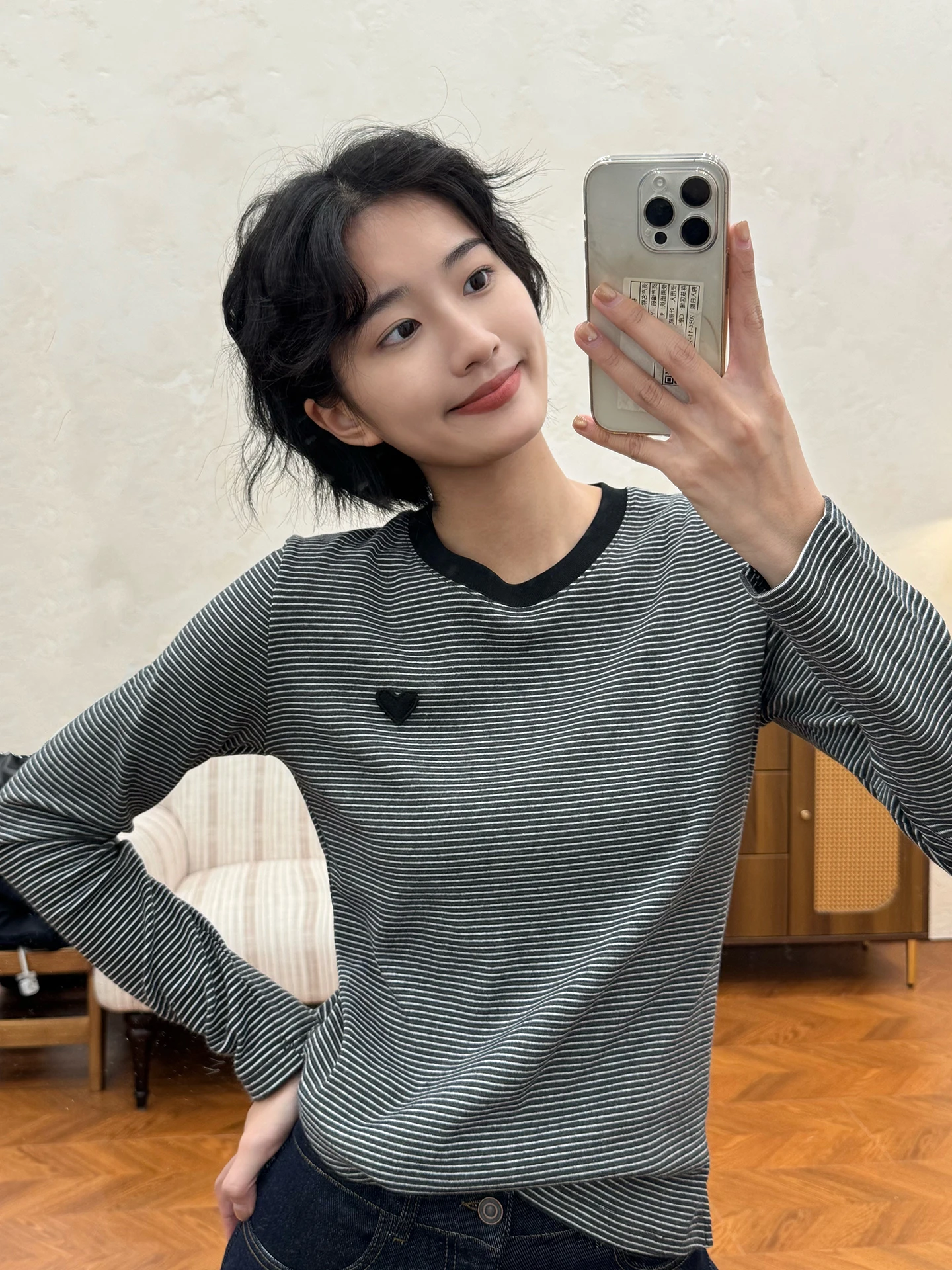 

Casual Long Sve round Ne T-irt Women's Base Layer irt Spring 2026 New Sle Striped Heart Faion Simple Design